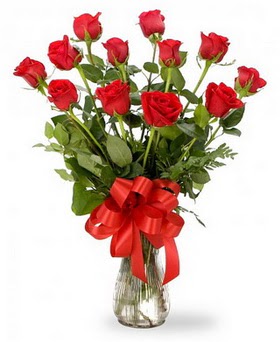  Ankara kızlarpınarı yurtiçi ve yurtdışı çiçek siparişi  12 adet kırmızı güllerden vazo tanzimi
