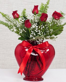 Kalp içerisinde 5 adet kırmızı gül  Ankara Keçiören online çiçekçi , çiçek siparişi 