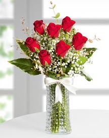 Cam vazoda 7 adet kırmızı gül  Ankara kızlarpınarı yurtiçi ve yurtdışı çiçek siparişi 