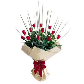  Ankara Keçiören uluslararası çiçek gönderme  10 adet kirmizi gül özel buket çiçek siparisi