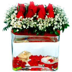  Ankara Keçiören anneler günü çiçek yolla  12 adet kirmizi gül cam yada mika vazoda