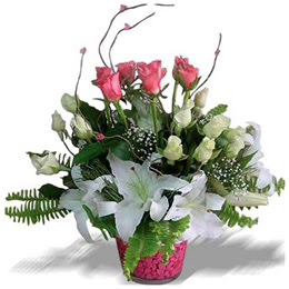  Ankara Ufuktepe çiçek online çiçek siparişi  cam yada mika içerisinde 7 beyaz 6 kirmizi 1 dal kazablanka 