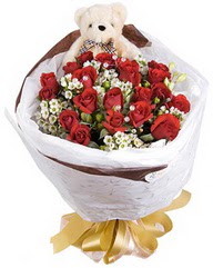 15 cm boyutlarinda ayicik ve 12 adet gül  Ankara şentepe internetten çiçek siparişi 