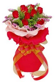  Ankara Ufuktepe çiçek online çiçek siparişi  8 Adet kirmizi güllerden buket tanzimi