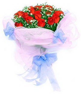  Ankara şentepe internetten çiçek siparişi  11 adet kırmızı güllerden buket modeli