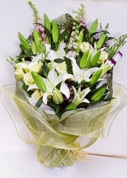  Ankara Keçiören çiçek siparişi sitesi  3 adet kazablankalardan görsel buket çiçeği