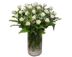  Ankara esertepe ucuz çiçek gönder  cam yada mika Vazoda 12 adet beyaz gül - sevenler için ideal seçim
