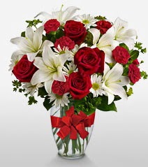 Eşsiz vazo tanzimi güller kazablankalar  Ankara bademlik 14 şubat sevgililer günü çiçek 