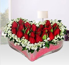 Kalp içerisinde 10 adet kırmızı gül  Ankara atapark kaliteli taze ve ucuz çiçekler 