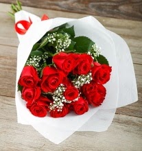 9 kırmızı gülden buket çiçeği  Ankara etlik İnternetten çiçek siparişi 