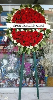 Cenaze çelenk çiçeği modeli  Ankara Keçiören hediye çiçek yolla 