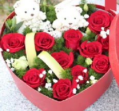2 adet ayıcık 9 kırmızı gül kalp içerisinde  Ankara bağlum online çiçek gönderme sipariş 