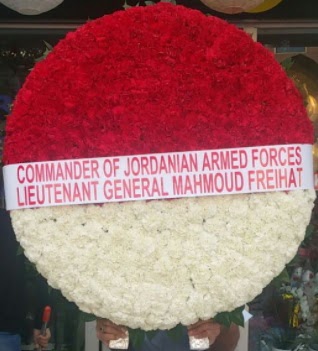 Anıtkabir mozele çiçeği 450 karanfilli  Ankara etlik İnternetten çiçek siparişi 