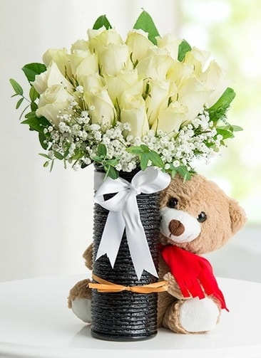 Cam vazoda 25 beyaz gül ve peluş ayı  Ankara esertepe çiçek yolla , çiçek gönder , çiçekçi  