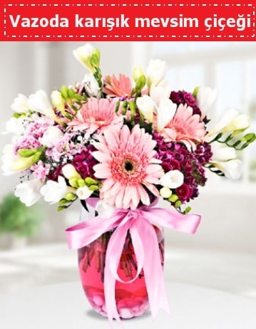 Vazoda karışık mevsim çiçeği  Ankara kızlarpınarı yurtiçi ve yurtdışı çiçek siparişi 